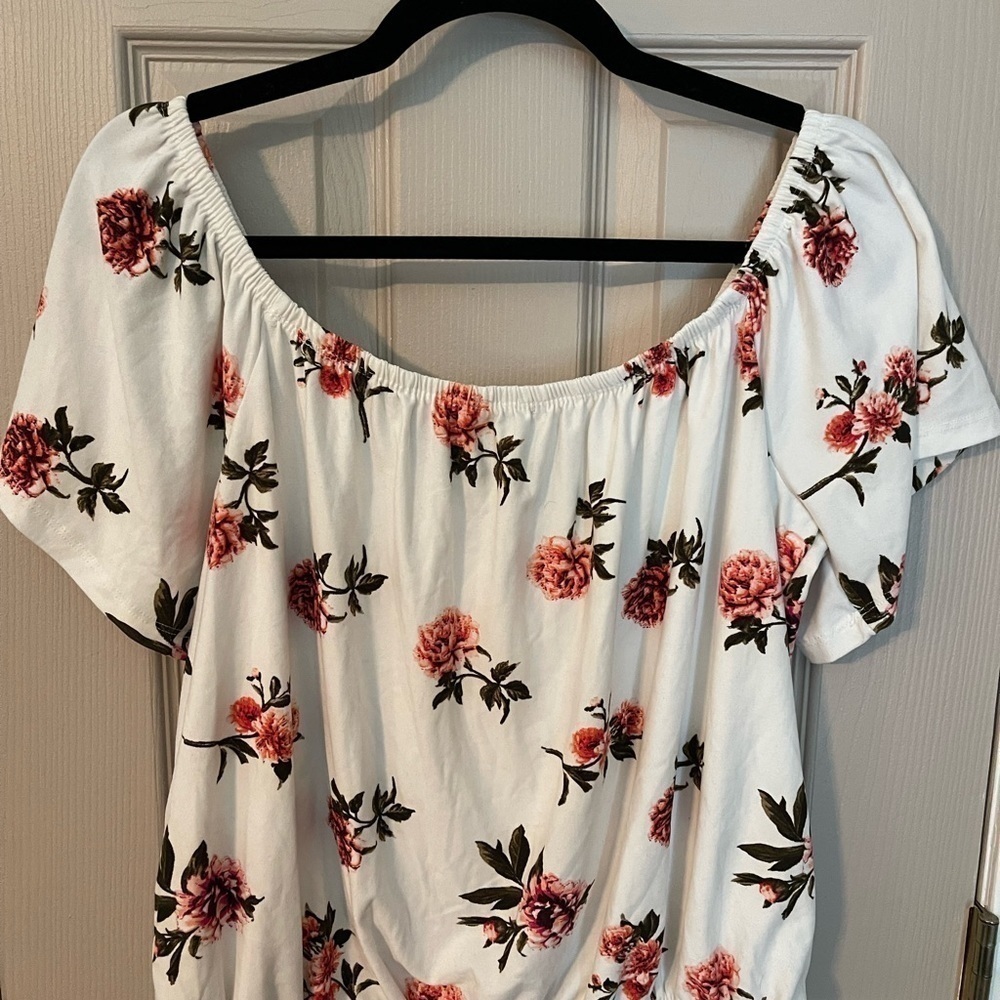 Rue21 Cropped Blouson Rose Print Top - Picture 8 of 9